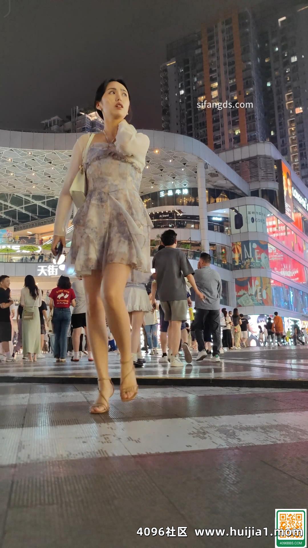 蕾絲洋裝妹裙底露毛 (16P)