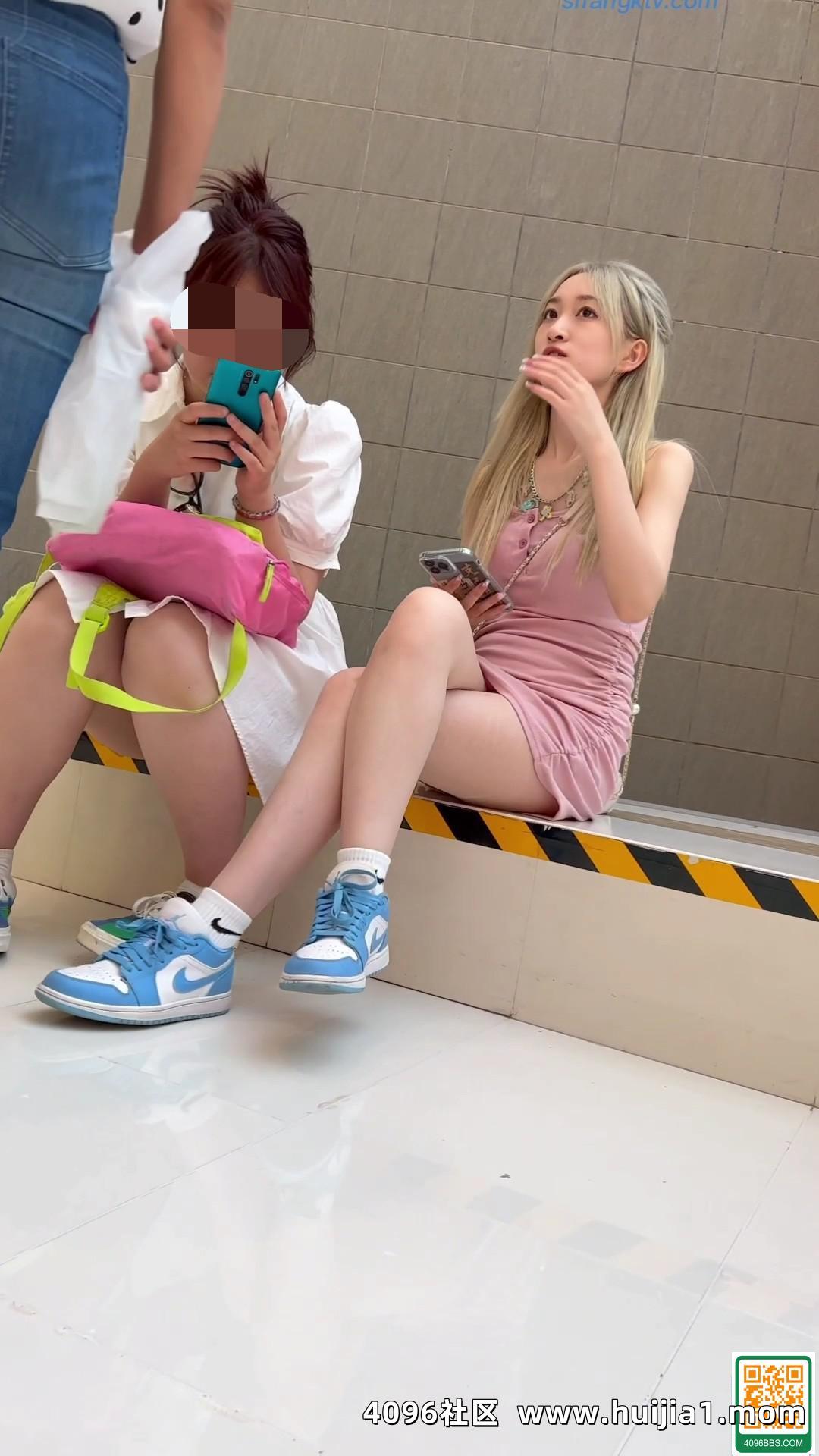 閨蜜逛街一同入鏡 (25P)