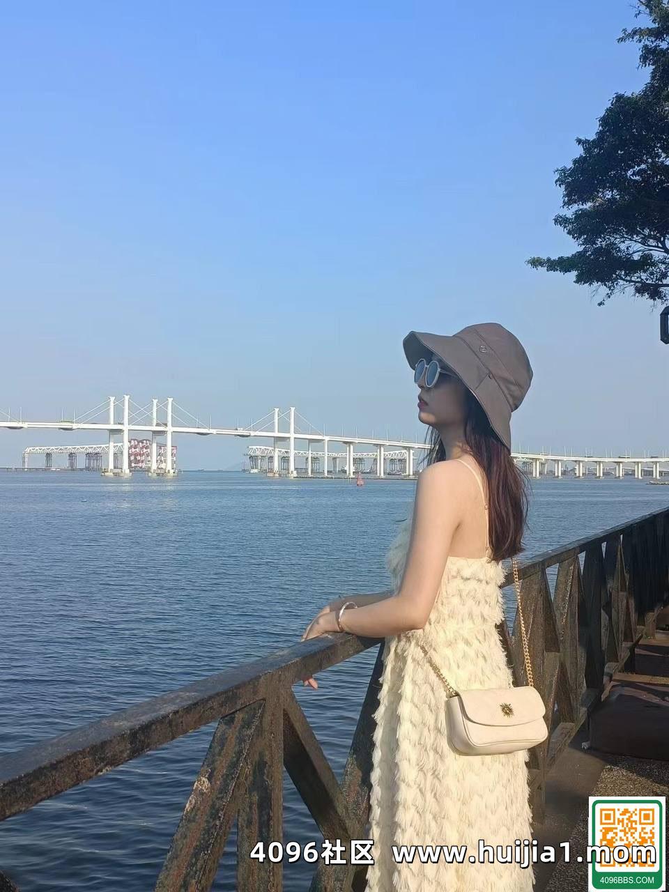 反差女友的小浪逼 (44P)