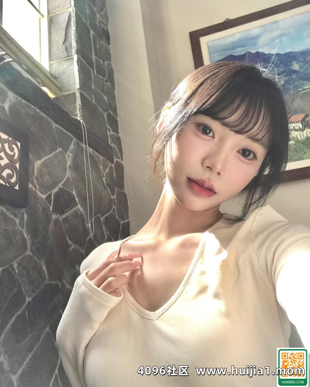 「采瑄」甜美外型+美乳纖瘦曲線 讓人好迷戀 (10P)