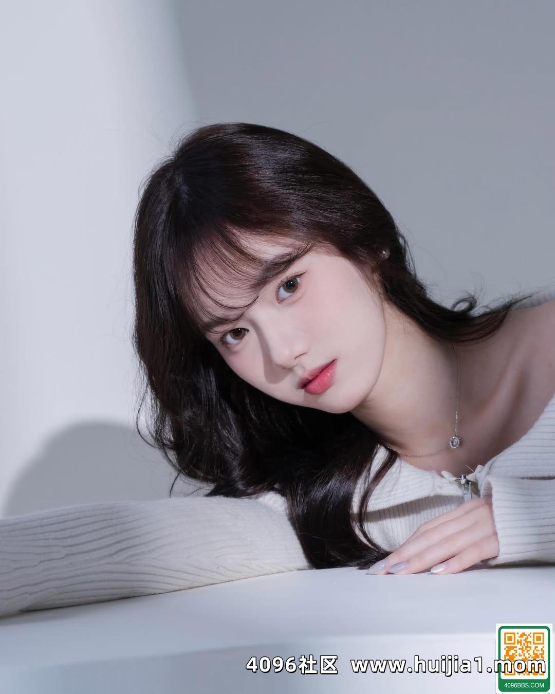 「奕璇」高顏值臉蛋 各種迷惑身姿根本犯規 (10P)