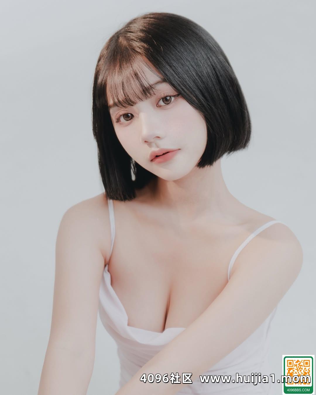 「小若」身材纖細卻有料....乳香味正濃 (10P)