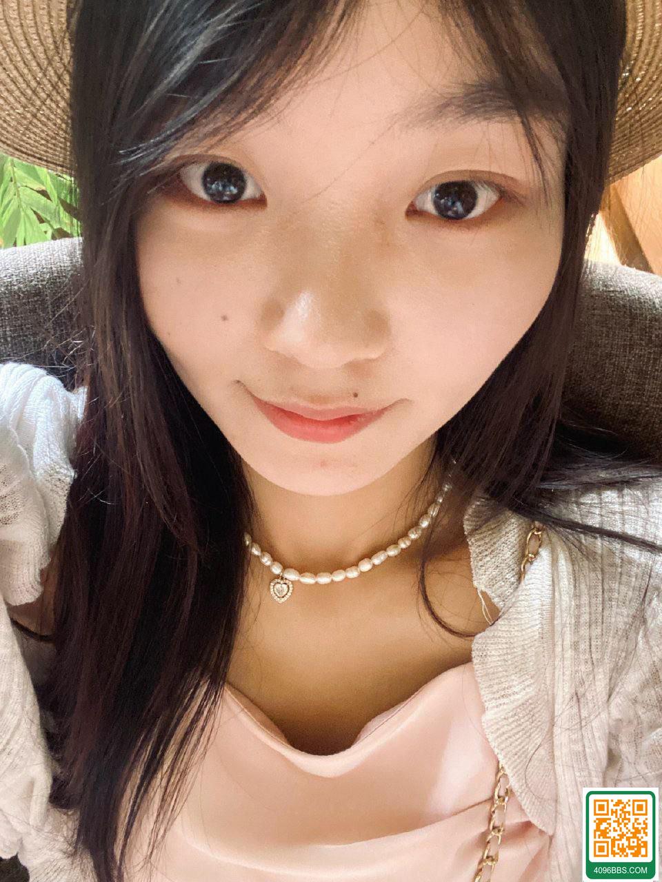 女學生粉嫩嫩的私密處超迷人 (10P)