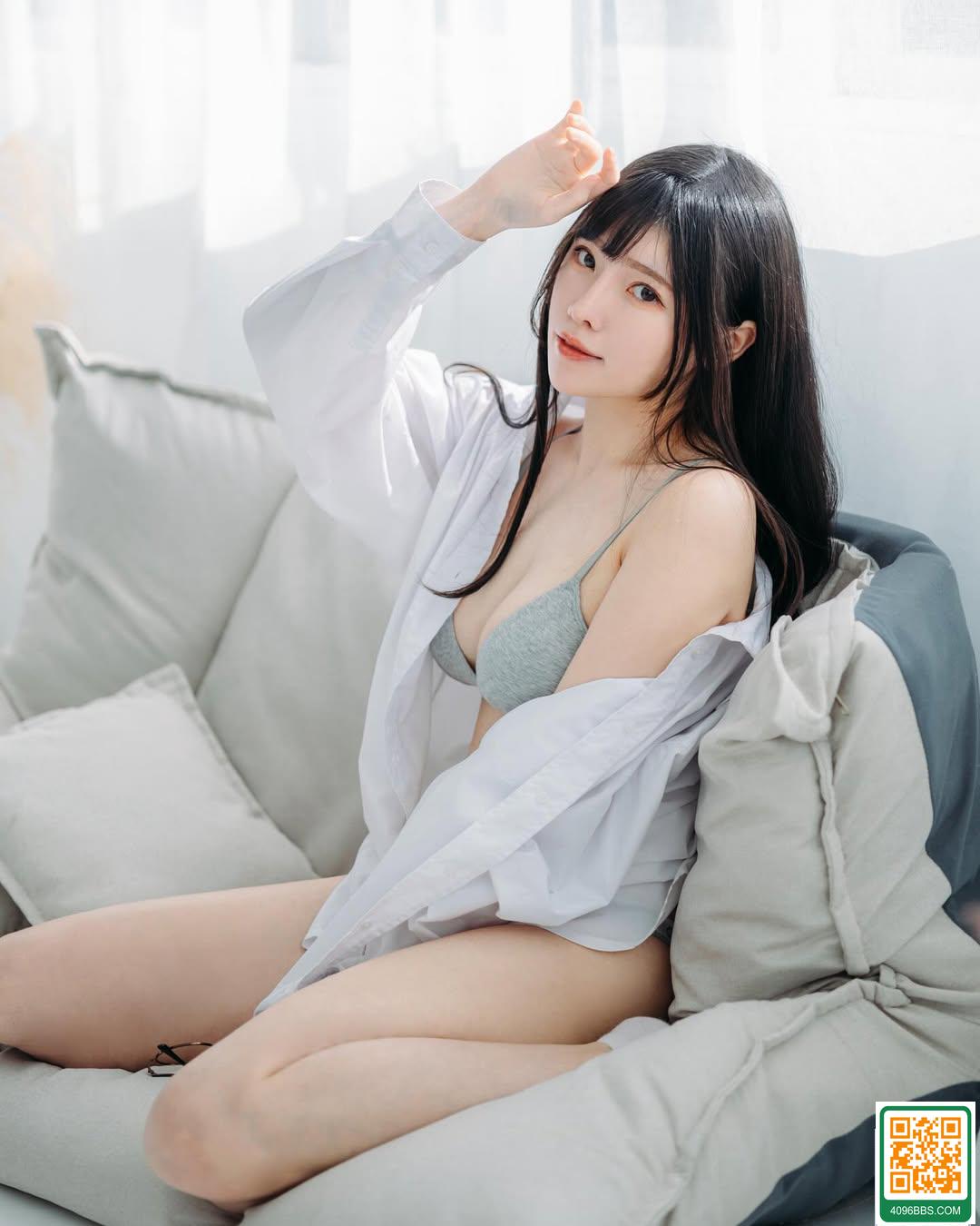 「芯羽りか」優質身材曲線 曼妙無敵 (10P)