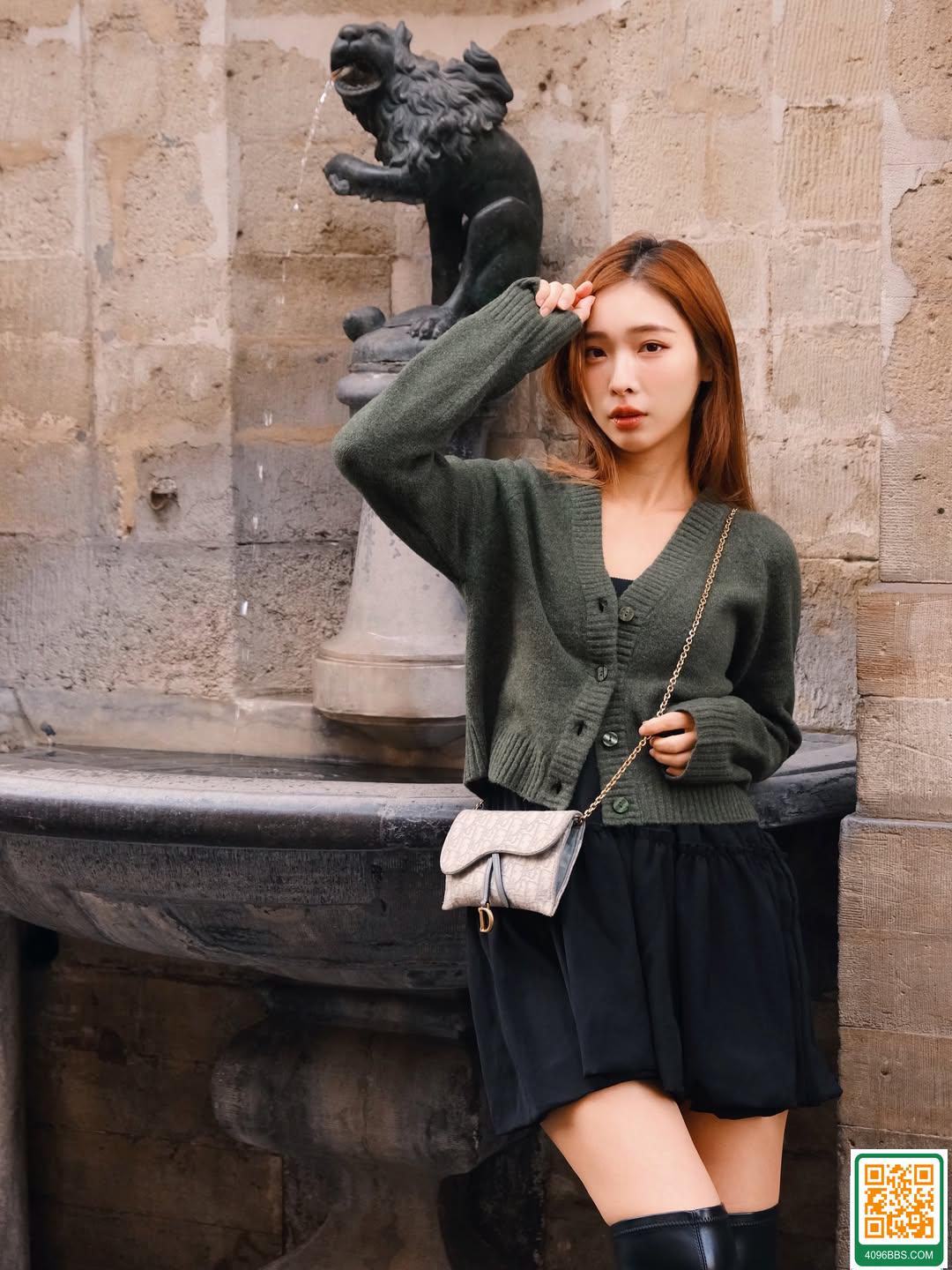 「邱書書」身材來勢洶洶！飽滿曲線超誘人 (10P)