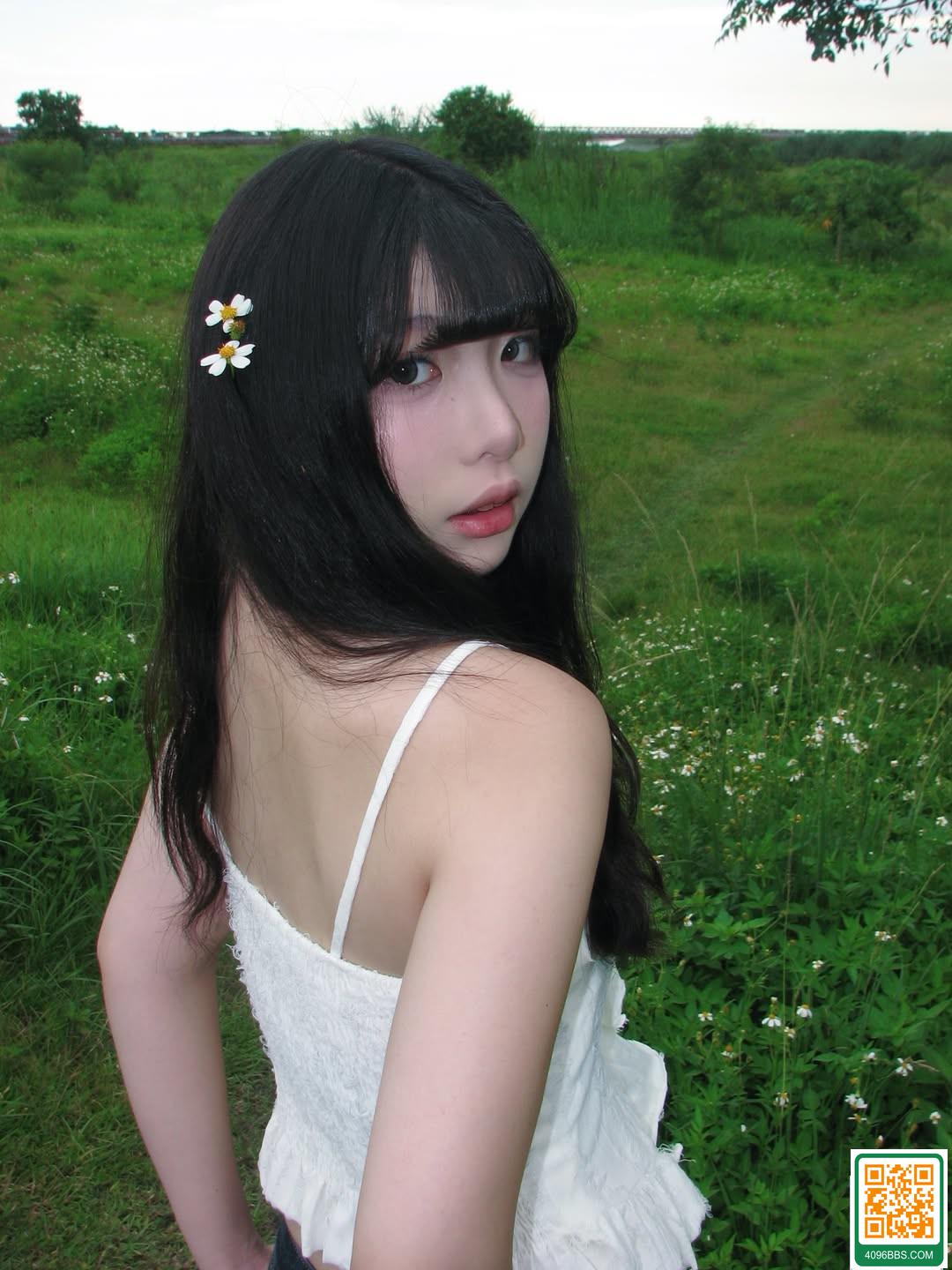 「孟希Meng」親切笑容+甜美臉蛋無懈可擊 (10P)