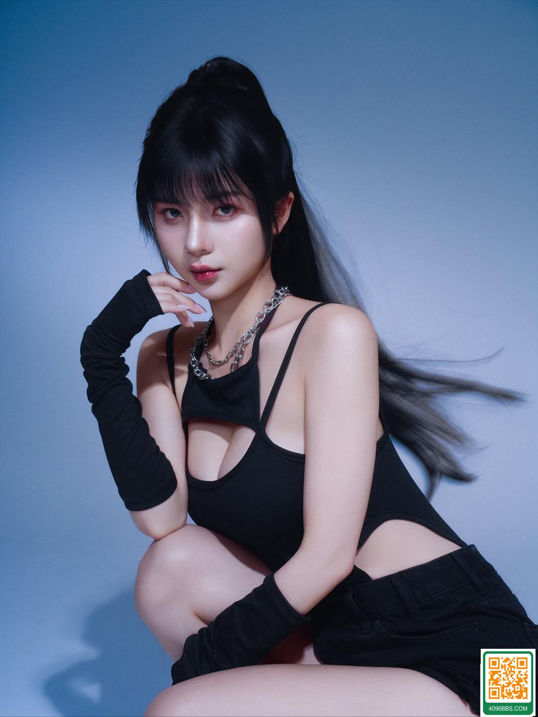 「襄澄」渾圓飽滿曲線配性感腰身 極致火辣 (10P