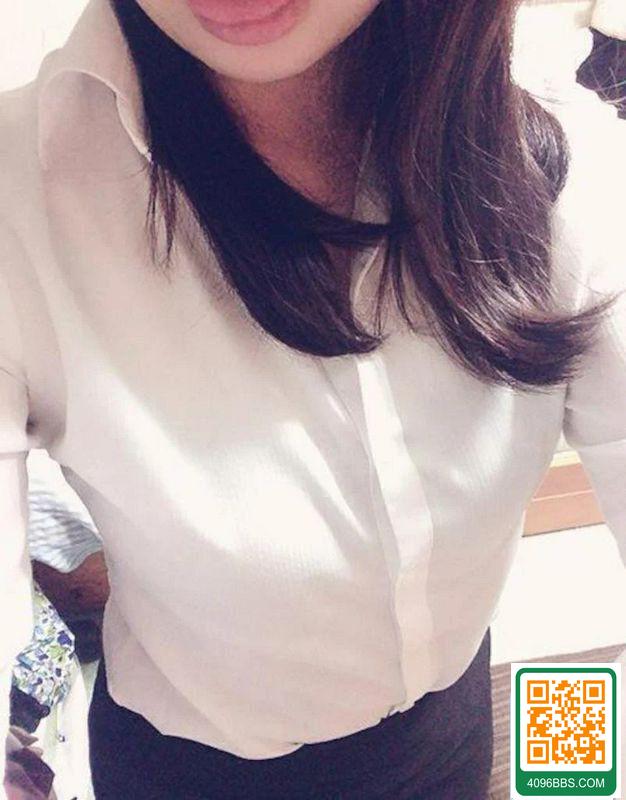 女友的粉嫩自拍照 (13P)