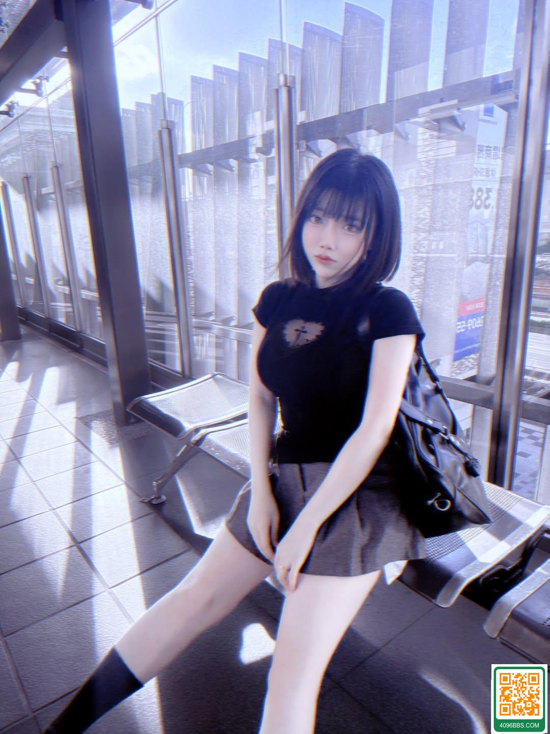 「希兒」完美的緊緻身材 令人著迷 (10P)