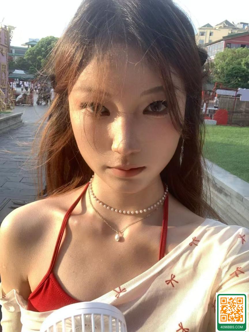 網友投稿，分享小女友歡迎大家評論